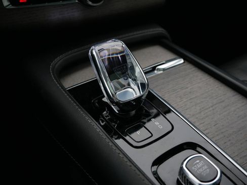 Certified 2023 Volvo XC90 T8 Ultimate AWD/4WD image 17