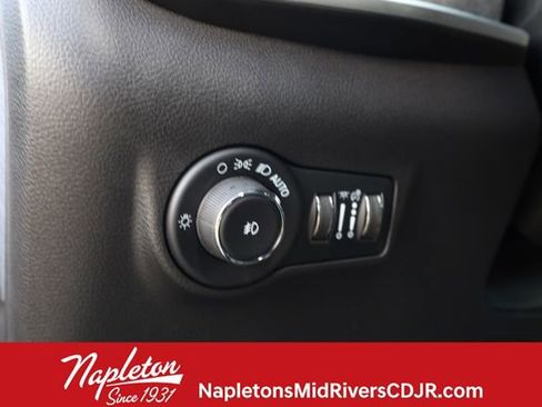 Used 2024 Jeep Compass Latitude image 12