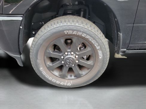 Used 2025 RAM 2500 Laramie AWD/4WD image 30