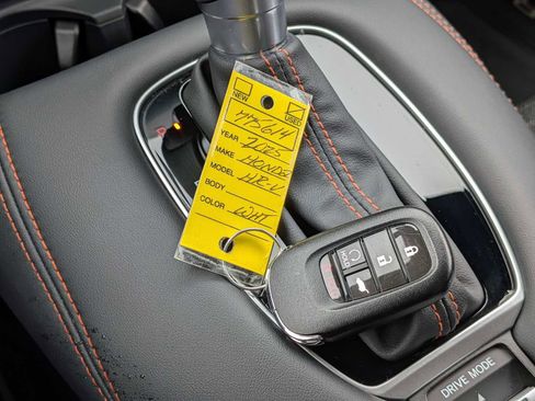 Used 2025 Honda HR-V Sport image 34