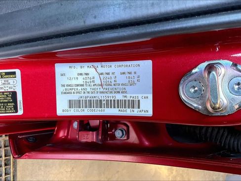 Used 2020 MAZDA MAZDA3 Hatchback w/ Premium Package FWD image 35