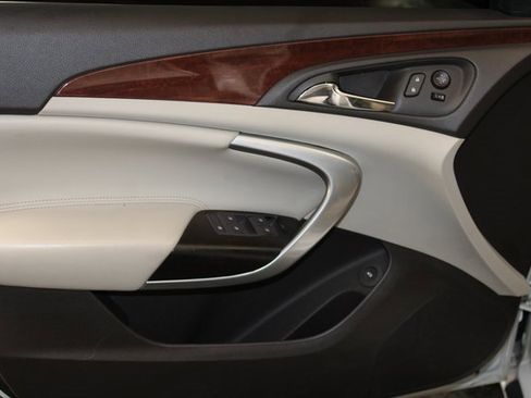 Used 2017 Buick Regal Sport Touring image 22