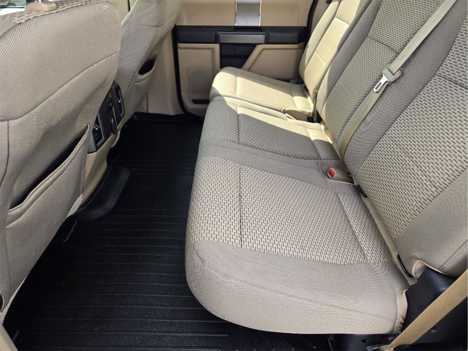 Used 2015 Ford F150 XLT w/ Equipment Group 302A Luxury AWD/4WD image 28