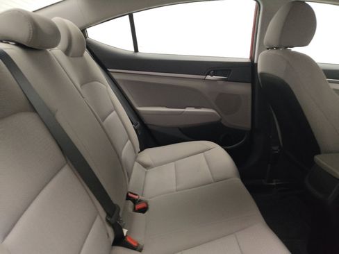 Used 2018 Hyundai Elantra SE image 19