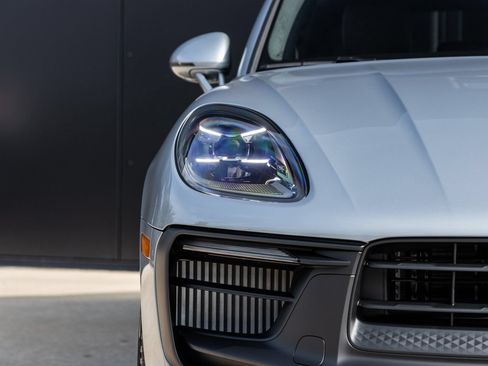 Certified 2026 Porsche Macan GTS AWD/4WD image 22