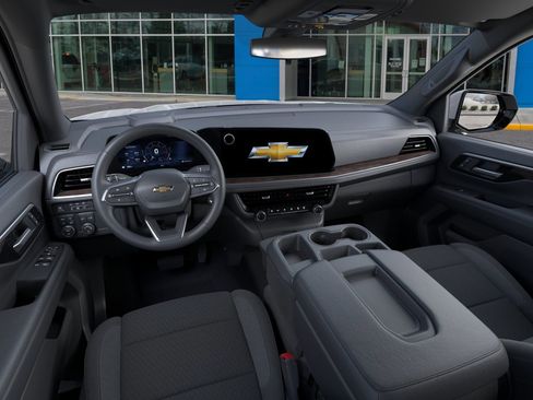 New 2026 Chevrolet Suburban LS AWD/4WD image 17