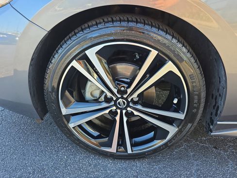 Used 2022 Nissan Sentra SR image 9