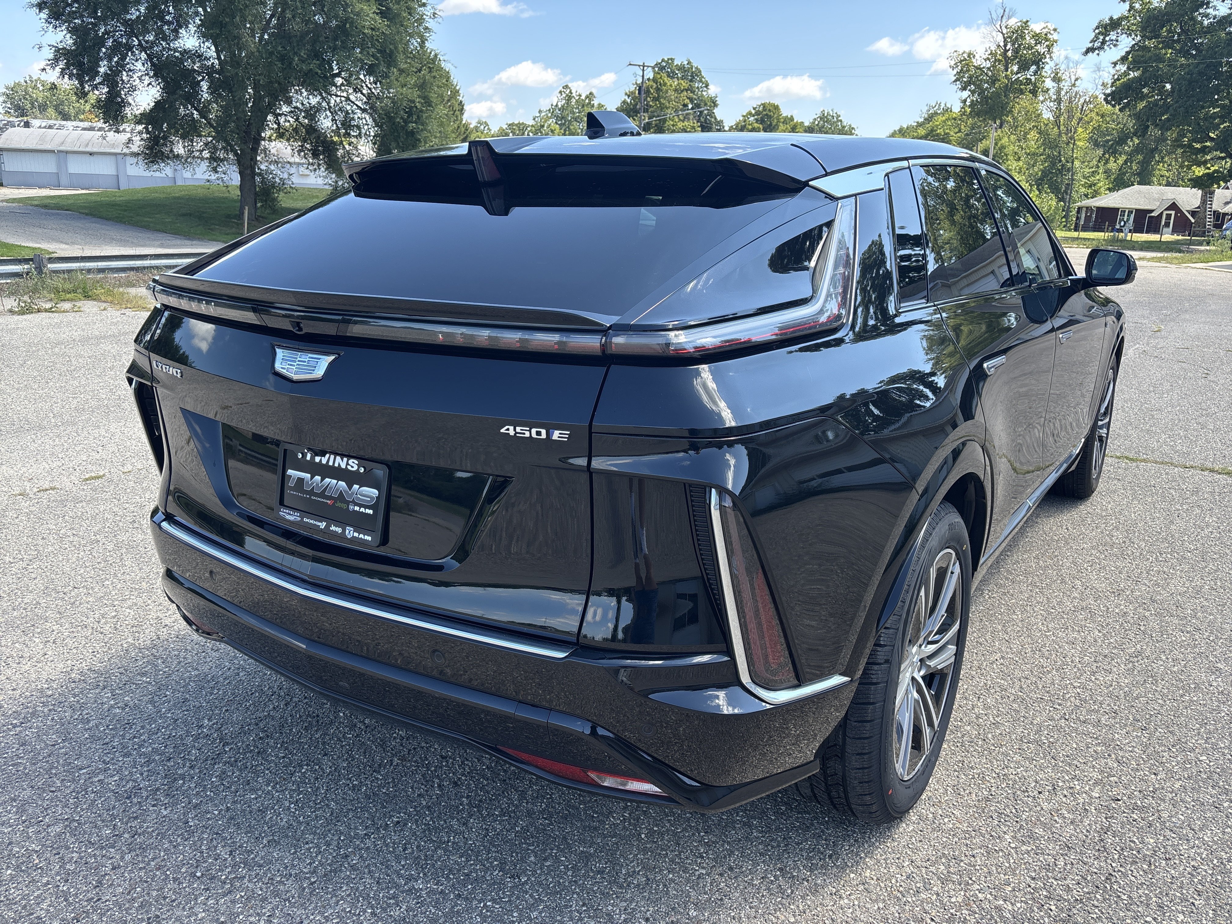 Used 2023 Cadillac Lyriq 2WD image 3