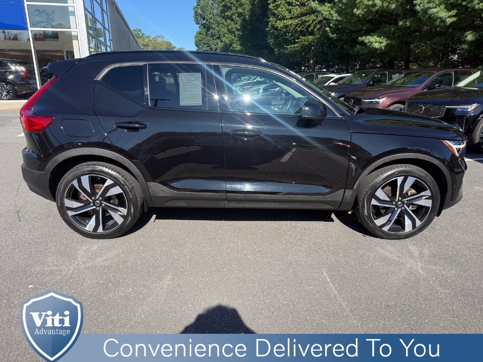 Certified 2024 Volvo XC40 B5 Plus w/ Protection Package Premier AWD/4WD image 9