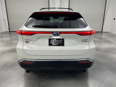 Used 2022 Toyota Venza Limited AWD/4WD image 8