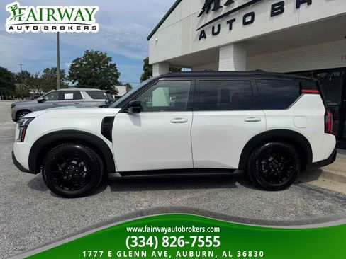 Used 2025 Nissan Armada PRO-4X w/ Pro-4X Premium Package AWD/4WD image 8