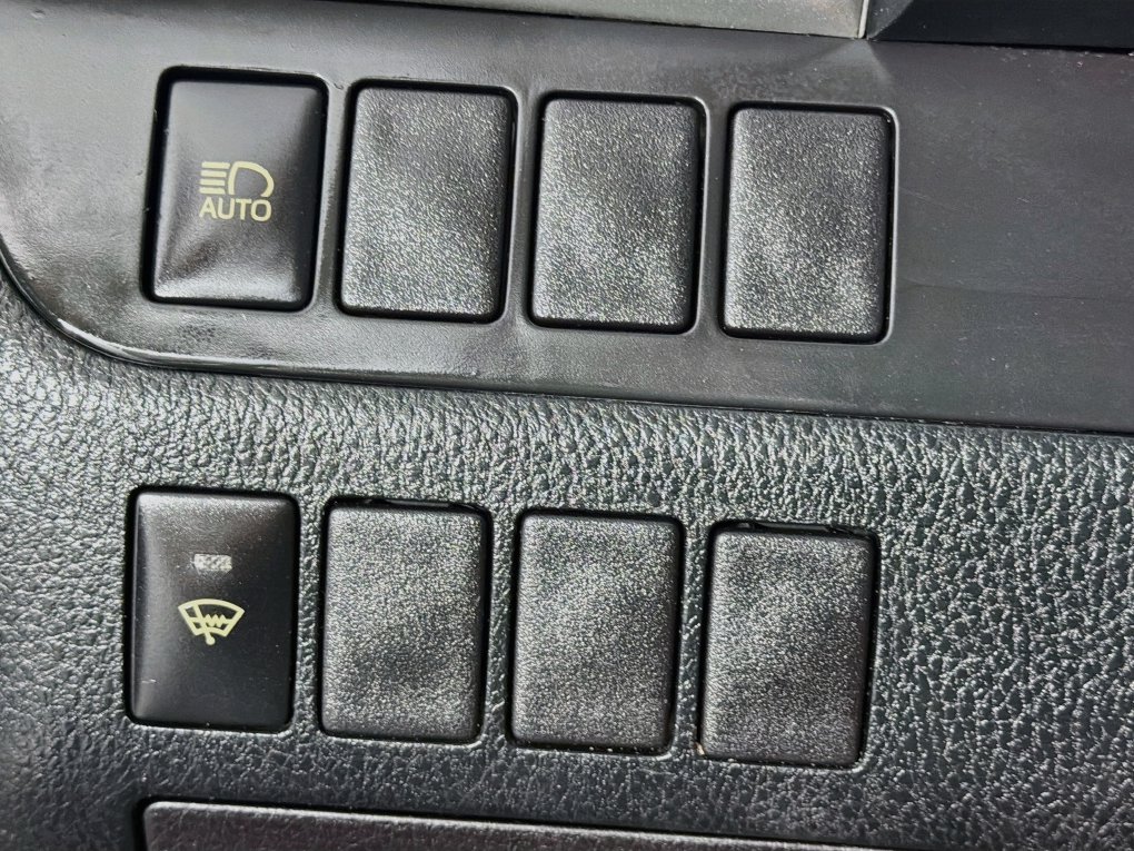 Used 2018 Toyota Highlander LE FWD image 14