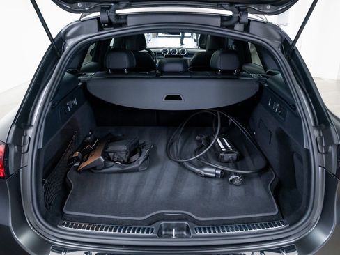 Used 2025 Mercedes-Benz GLC 350e 4MATIC image 8