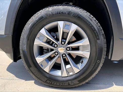 Used 2025 Chevrolet Equinox LT AWD/4WD image 11