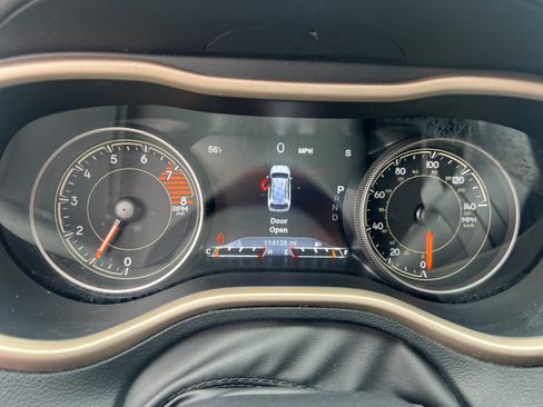 Used 2017 Jeep Cherokee Limited AWD/4WD image 14