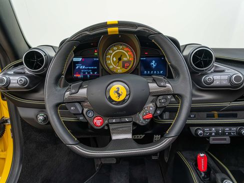 Certified 2022 Ferrari F8 Tributo RWD image 32