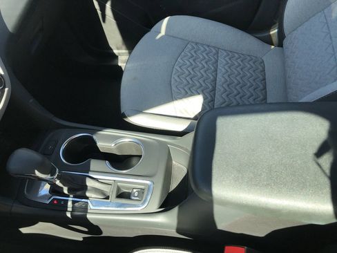 Used 2024 Chevrolet Equinox LT image 18