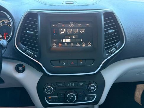 Used 2021 Jeep Cherokee Latitude Lux w/ Trailer Tow Group AWD/4WD image 18