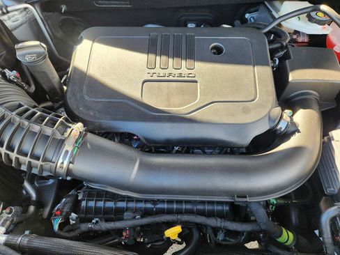 Used 2025 Chevrolet Blazer LT image 31