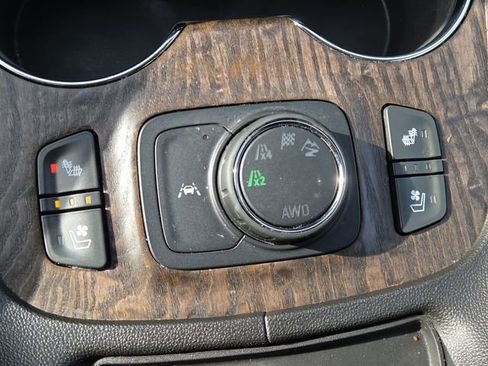 Used 2023 GMC Acadia Denali image 8