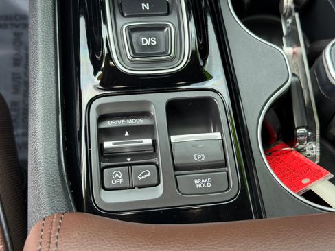 Used 2025 Honda Pilot Elite image 27