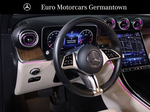 Used 2023 Mercedes-Benz GLC 300 4MATIC image 32