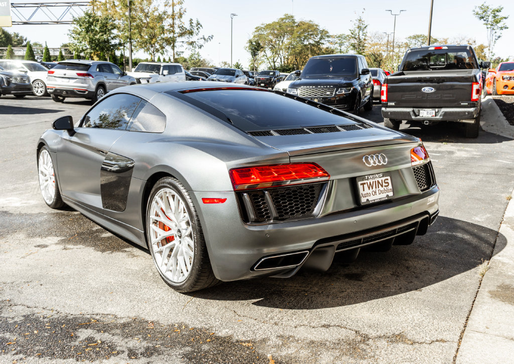 Used 2017 Audi R8 V10 w/ Carbon Exterior Package AWD/4WD image 39