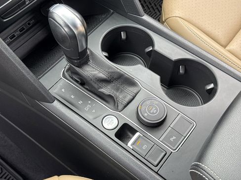 Used 2020 Volkswagen Atlas Cross Sport SE w/ Panoramic Sunroof Package image 13