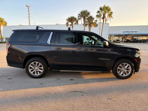 Used 2023 Chevrolet Suburban Premier RWD image 6