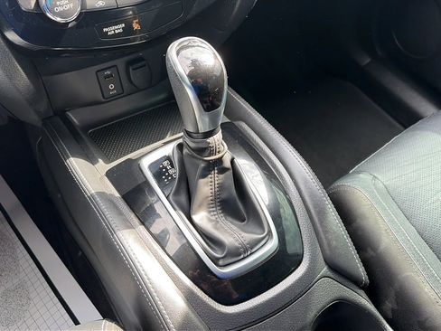 Used 2017 Nissan Rogue Sport SL w/ SL Premium Package image 21