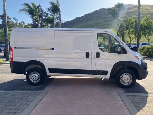 Used 2025 RAM ProMaster 2500 FWD image 5
