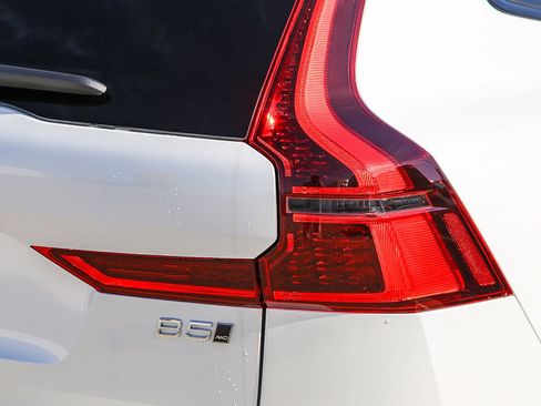 New 2026 Volvo XC60 B5 Core image 9
