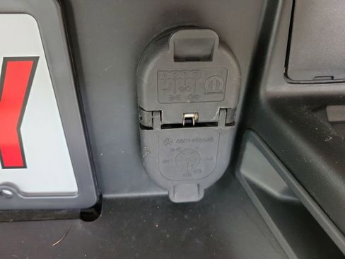 Used 2020 RAM 1500 Big Horn image 9