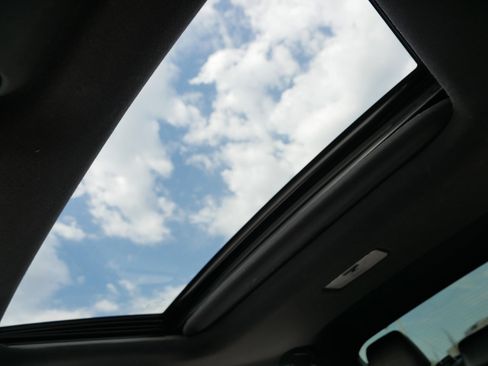 Used 2020 Toyota Corolla XSE FWD image 32