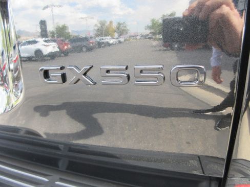 Used 2026 Lexus GX 550 AWD/4WD image 8