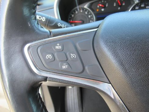 Used 2019 Chevrolet Equinox Premier FWD image 23