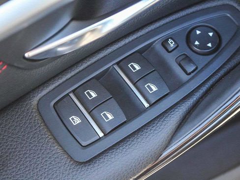 Used 2017 BMW 330i Sedan image 31