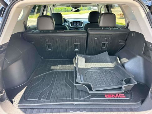 Used 2023 GMC Terrain SLT w/ Infotainment Package II FWD image 39