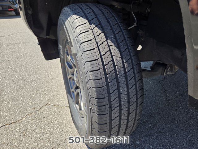 Used 2018 Toyota Tacoma SR5 RWD image 26