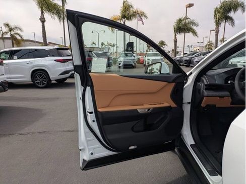 New 2026 Lexus ES 350e FWD image 13
