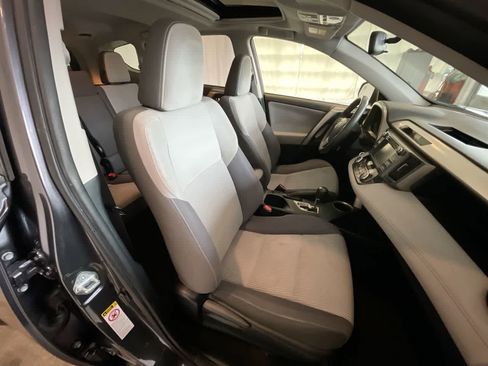 Used 2015 Toyota RAV4 XLE image 24
