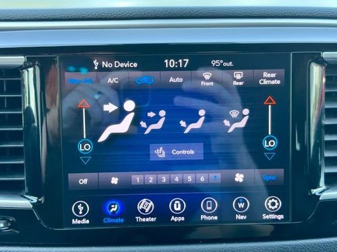 Used 2019 Chrysler Pacifica Touring-L Plus w/ Advanced Safetytec Group FWD image 21