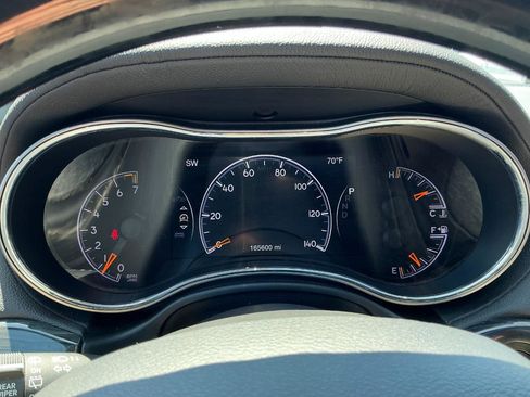Used 2019 Jeep Grand Cherokee Overland AWD/4WD image 15