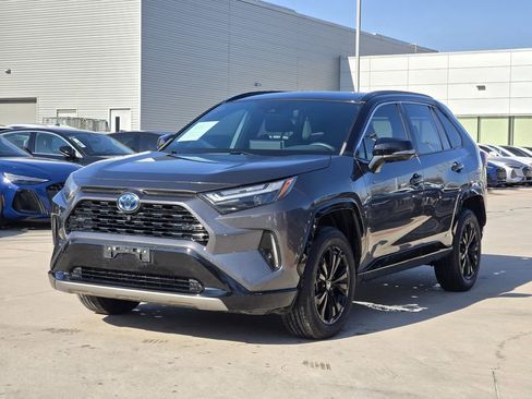 Used 2022 Toyota RAV4 XSE image 4