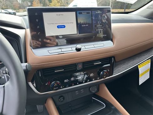 New 2026 Nissan Rogue Platinum image 23