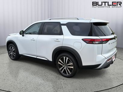 Used 2025 Nissan Pathfinder Platinum