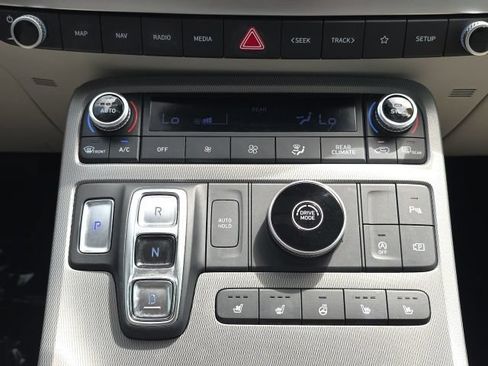 Used 2023 Hyundai Palisade Limited FWD image 20