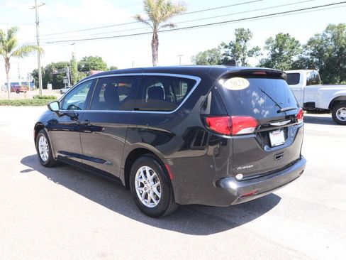 Used 2023 Chrysler Voyager LX FWD image 8