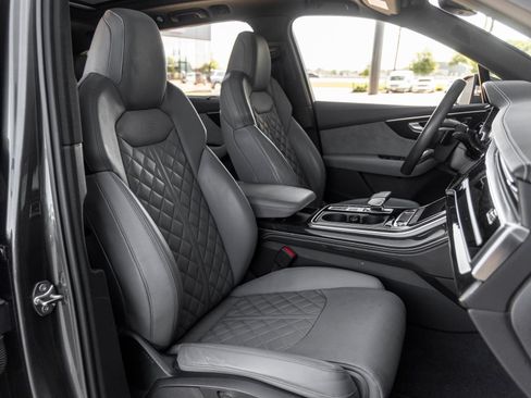 Used 2022 Audi SQ7 Premium Plus AWD/4WD image 45
