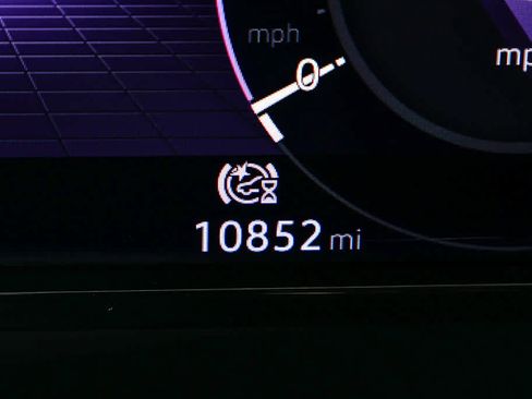 Certified 2025 Volkswagen Atlas SEL Premium R-Line image 9